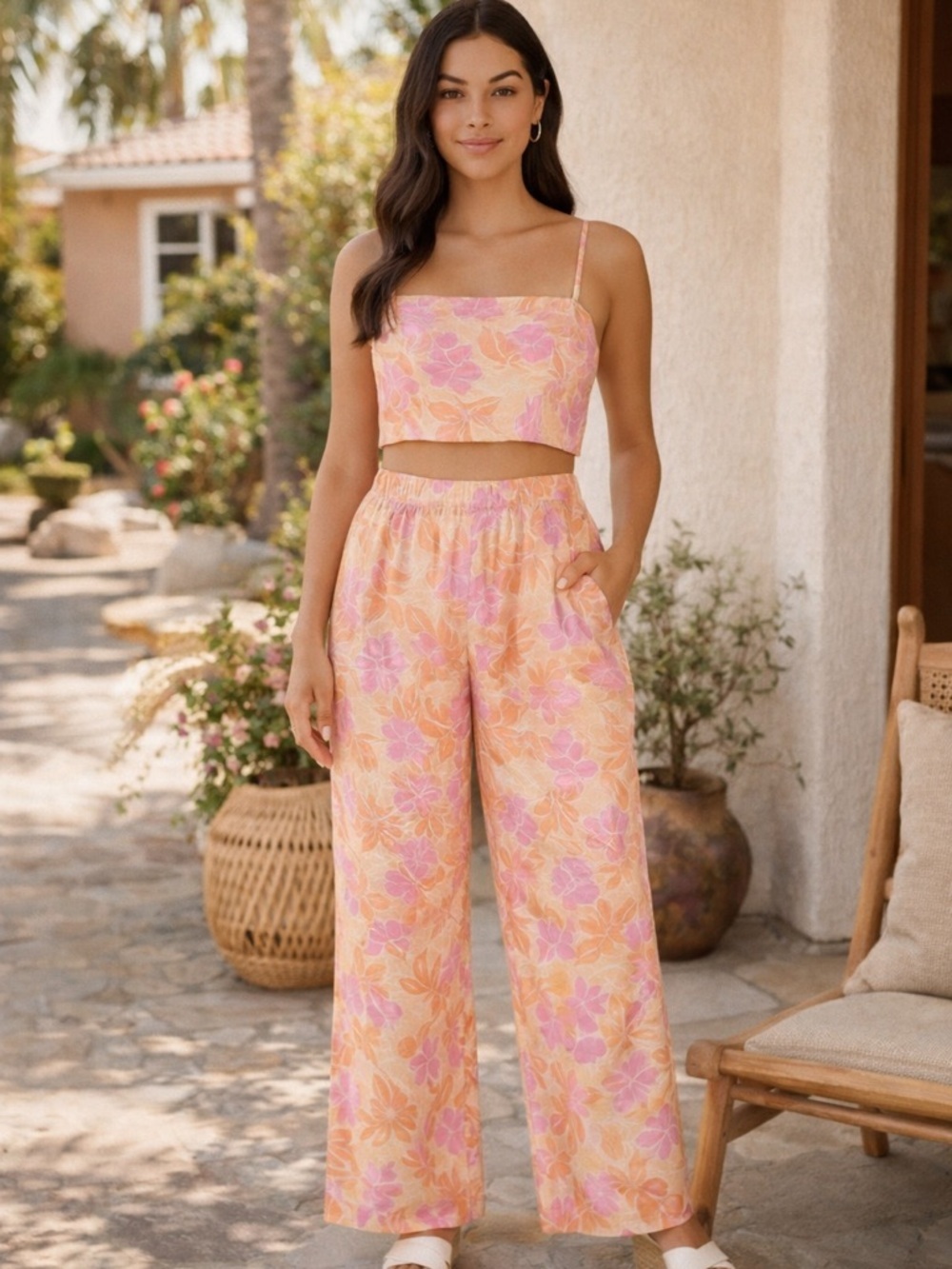 🌺 Lulus Floral Two-Piece Set - Pants & Crop Top - Size M 🌺